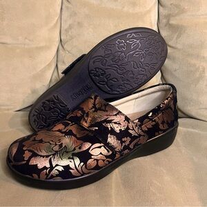 Alegria Lauryn LAU-557 Nubuck Black Copper Green Cross Strap Floral Shoes Sz 38